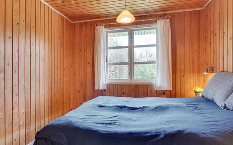 Gizelle - 1.5Km from the Sea: Gulvbelægning, Etage, Træ, Indretning, Loft, Soveværelse, Trægulve, Værelse, Seng, Hårdttræ