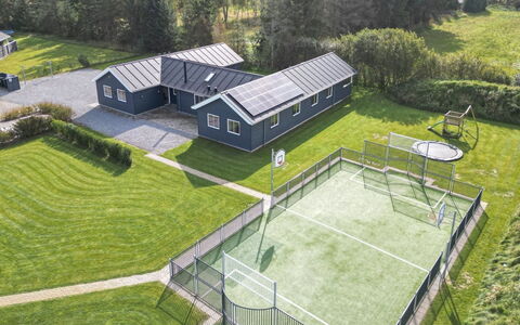 Sinikka - 350M from the Sea: Træ, Hjem, Veranda, Dæk, Hårdttræ, Tag, Bejdse, Trægulve, Eco Hotel