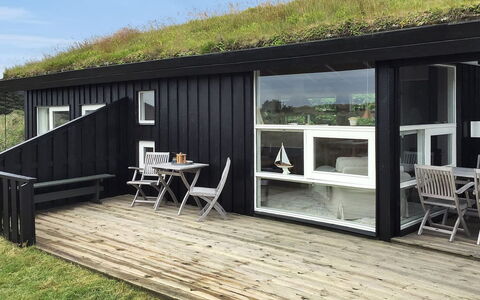 Gerulf - 600M from the Sea: Blå, Busk, Sommerhus, Bunddække, Have, Estate, Skygge, Landscaping, Stuehus, Eco Hotel