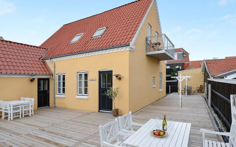 Liina - 200M from the Sea: Hus, Tag, Dør, Hjem, Sommerhus, Estate, Udendørs Møbler, Indkørsel, Villa, Altan