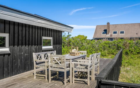 Märta - 300M from the Sea: Træ, Planke, Hårdttræ, Dæk, Sommerhus, Trægulve, Bejdse, Tømmer, Veranda, Skygge