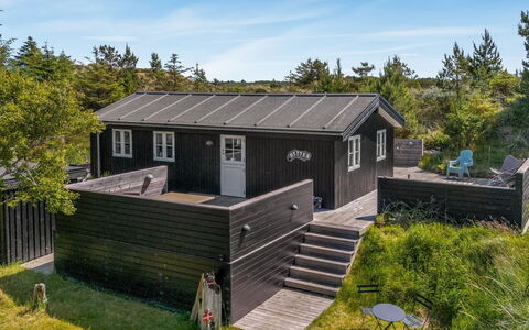 Thorkil - 800M from the Sea: Møbel, Indretning, Gulvbelægning, Træ, Etage, Loft, Trægulve, Stol, Bord, Belysning