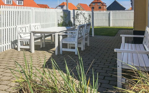 Ejda - 700M from the Sea: Møbel, Udendørs Møbler, Stol, Udendørs Bord, Skygge, Have, Veranda, Gårdhave, Gård, Backyard