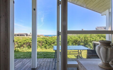Terttu - 300M from the Sea: Træ, Veranda, Etage, Dør, Gulvbelægning, Hjem, Loft, Hårdttræ, Kompositmateriale, Dæk