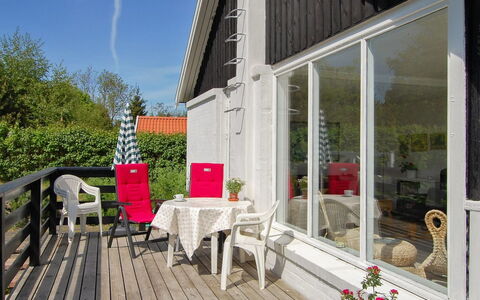 Melina - 100M from the Sea: Svømmepøl, Udendørs Møbler, Møbel, Udvej, Flise, Eco Hotel, Skygge, Stol, Fritid, Estate