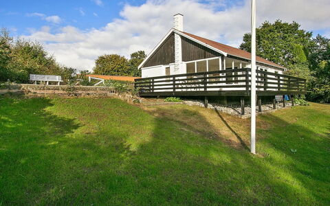 Melina - 100M from the Sea: Svømmepøl, Udendørs Møbler, Møbel, Udvej, Flise, Eco Hotel, Skygge, Stol, Fritid, Estate