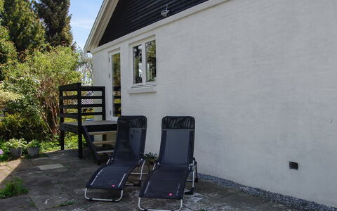 Melina - 100M from the Sea: Svømmepøl, Udendørs Møbler, Møbel, Udvej, Flise, Eco Hotel, Skygge, Stol, Fritid, Estate