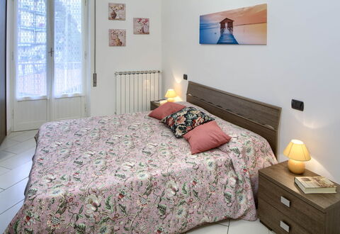 Apartment Fernanda 2 - Levanto: Møbel, Ejendom, Vindue, Komfort, Træ, Textile, Indretning, Arkitektur, Etage, Bygning