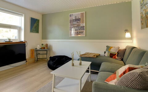 Oddi - 900M from the Sea: Træ, Hjem, Veranda, Dæk, Hårdttræ, Tag, Bejdse, Trægulve, Eco Hotel