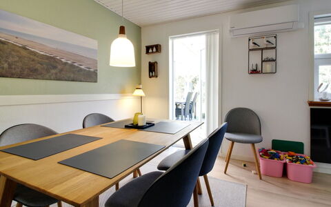 Oddi - 900M from the Sea: Træ, Hjem, Veranda, Dæk, Hårdttræ, Tag, Bejdse, Trægulve, Eco Hotel