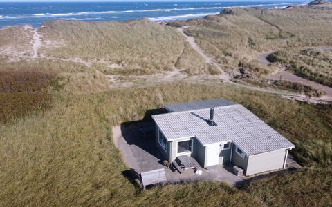 Adi - 75M from the Sea: Hjem, Hus, Tag, Sommerhus, Land Lot, Estate, Shrubland, Prærie, Steppe, Stuehus