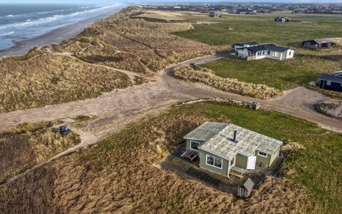 Adi - 75M from the Sea: Møbel, Indretning, Stol, Gulvbelægning, Bord, Udvej, Etage, Loft, Værelse, Eco Hotel
