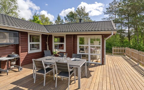 Nahima - 350M from the Sea: Træ, Hjem, Hus, Sommerhus, Tag, Hårdttræ, Bejdse, Dør, Dæk, Garden Bygninger
