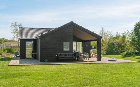 Gregor - 300M from the Sea: Lejlighed, Skygge, Altan, Stol, Hegn, Udendørs Møbler, Aluminium, Kunstgræs