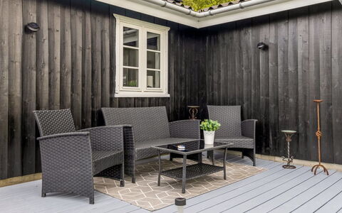 Tolke - 29Km from the Sea: Svømmepøl, Ferieby