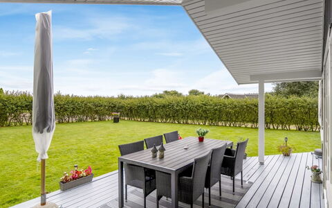 Tolke - 29Km from the Sea: Bygning, Hus, Vindue, Hjem, Tag, Boligområde, Busk, Sommerhus, Land Lot