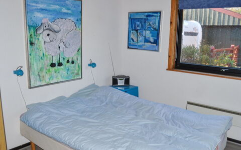 Amara: Soveværelse, Seng, Sengetøj, Sengetøj, Sengetøj, Møbel, Gulvbelægning, Etage, Indretning, Bed Frame