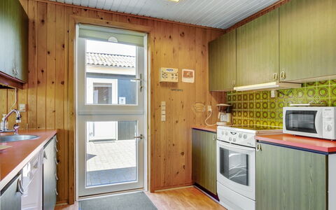 Amara: Udvej, Svømmepøl, Ejerlejlighed, Badeby, Ferieby, Hotel, Strand, Villa