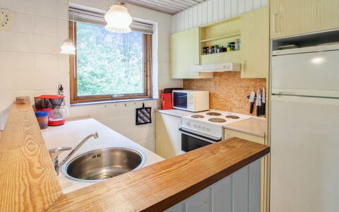 Ismo - 30Km from the Sea: Køkken, Træ, Indretning, Større Bandage, Countertop, Gulvbelægning, Køkken Apparat, Loft, Værelse, Etage