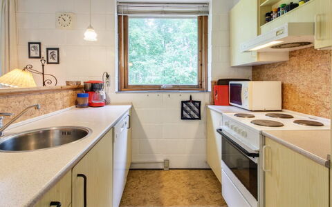 Ismo - 30Km from the Sea: Træ, Køkken, Indretning, Gulvbelægning, Større Bandage, Countertop, Loft, Etage, Køkken Apparat, Værelse