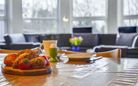 Wyatt - 30Km from the Sea: Hus, Hjem, Tag, Boligområde, Sommerhus, Estate, Stuehus, Lawn, Landscaping, Sidespor