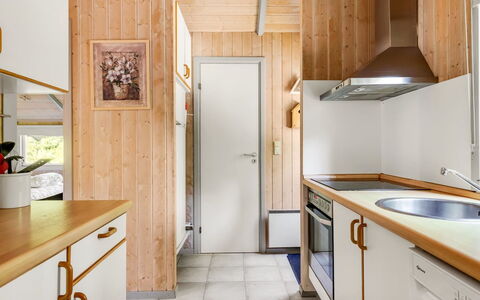 Athislus - 30Km from the Sea: Køkken, Køkken Apparat, Countertop, Træ, Større Bandage, Gulvbelægning, Indretning, Etage, Cabinetry, Loft