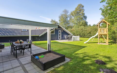 Ines - 25Km from the Sea: Hjem, Sommerhus, Veranda, Hårdttræ, Sidespor, Dæk, Skygge, Planke, Estate, Garden Bygninger