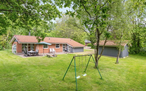 Bosi - 28Km from the Sea: Møbel, Indretning, Gulvbelægning, Træ, Etage, Loft, Trægulve, Stol, Bord, Belysning