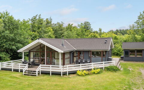 Swarte - 30Km from the Sea: Hjem, Sommerhus, Veranda, Estate, Sidespor, Stuehus, Garden Bygninger, Gård, Bjælkehytte, Udendørs Struktur