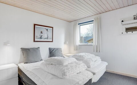 Massie - 30Km from the Sea: Soveværelse, Træ, Seng, Hjem, Sengetøj, Sengetøj, Loft, Indretning, Møbel, Bed Frame