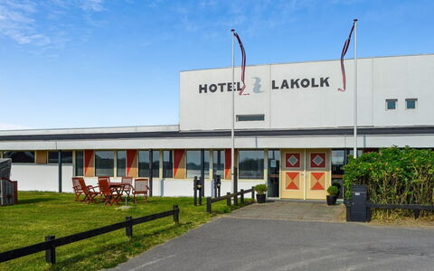 Apostol - 500M from the Sea: Blå, Busk, Sommerhus, Bunddække, Have, Estate, Skygge, Landscaping, Stuehus, Eco Hotel