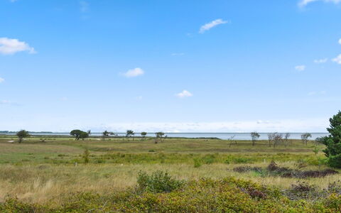Annicka - 5Km from the Sea: Møbel, Indretning, Gulvbelægning, Træ, Etage, Loft, Trægulve, Stol, Bord, Belysning