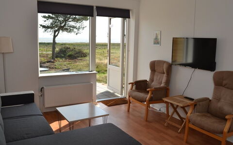 Baltser - 5Km from the Sea: Blå, Busk, Sommerhus, Bunddække, Have, Estate, Skygge, Landscaping, Stuehus, Eco Hotel