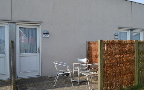 Guder - 500M from the Sea: Sommerhus, Backyard, Gård, Garden Bygninger, Skur, Sidespor, Udendørs Møbler, Bjælkehytte, Udendørs Struktur, Hytte
