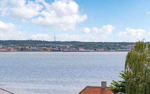 Ahmik - 200M from the Sea: Tag, Hus, Land Lot, Hjem, Sommerhus, Estate, Garden Bygninger, Skygge, Bjælkehytte, Landscaping