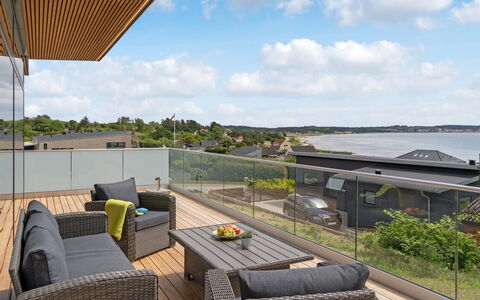 Ahmik - 200M from the Sea: Svømmepøl, Ferieby