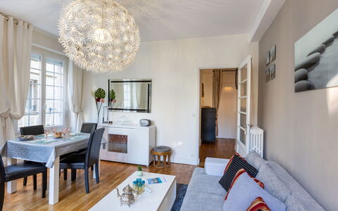 Puits aux Braies: Bygning, Vindue, Komfort, Træ, Television, Stue, Indretning, Hus, Couch, Etage