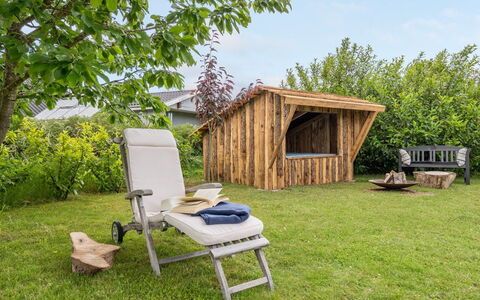 Evangelia - 1.2Km from the Sea: Tag, Hus, Land Lot, Hjem, Sommerhus, Estate, Garden Bygninger, Skygge, Bjælkehytte, Landscaping