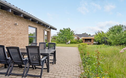 Evangelia - 1.2Km from the Sea: Tag, Hus, Land Lot, Hjem, Sommerhus, Estate, Garden Bygninger, Skygge, Bjælkehytte, Landscaping