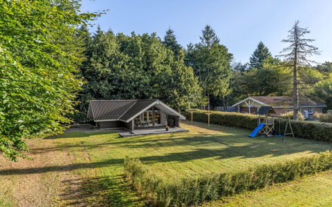 Leonard - 30Km from the Sea: Hjem, Tag, Sommerhus, Have, Lawn, Estate, Garden Bygninger, Gård, Stuehus, Landscaping