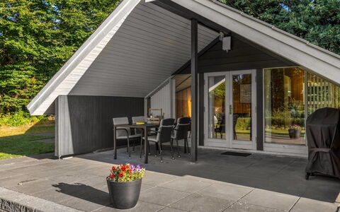 Leonard - 30Km from the Sea: Sommerhus, Skur, Garden Bygninger, Sidespor, Estate, Skygge, Udendørs Struktur, Hårdttræ, Bjælkehytte, Eco Hotel