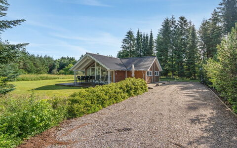 Lisel - 25Km from the Sea: Hjem, Sommerhus, Veranda, Hårdttræ, Sidespor, Dæk, Skygge, Planke, Estate, Garden Bygninger