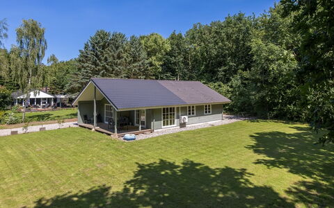 Eryka - 28Km from the Sea: Loft, Gulvbelægning, Indretning, Etage, Kompositmateriale, Møbel, Udvej, Hotel, Design, Dagslys