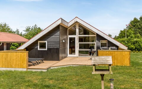 Tiia - 29Km from the Sea: Sommerhus, Hjem, Hus, Tag, Veranda, Estate, Sidespor, Garden Bygninger, Stuehus, Gård