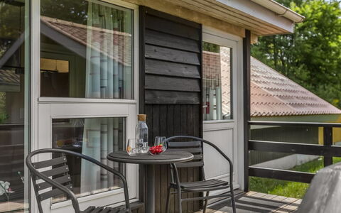 Tiia - 29Km from the Sea: Sommerhus, Hjem, Hus, Tag, Veranda, Estate, Sidespor, Garden Bygninger, Stuehus, Gård