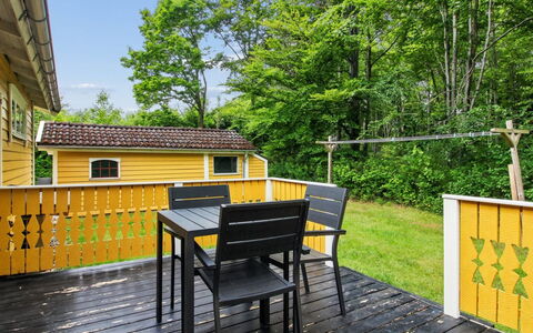 Hejne - 29Km from the Sea: Træ, Sommerhus, Sidespor, Bejdse, Have, Gård, Lawn, Hårdttræ, Garden Bygninger, Backyard