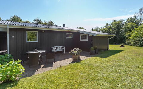 Brune - 30Km from the Sea: Hus, Hjem, Busk, Sommerhus, Tag, Land Lot, Lawn, Have, Estate, Backyard