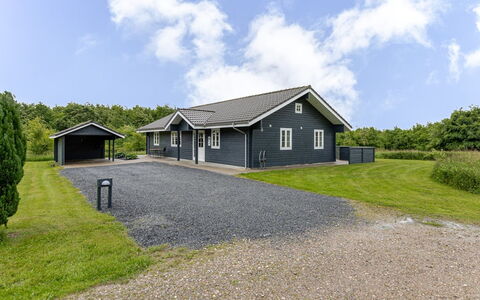 Quanna - 30Km from the Sea: Arkitektur, Tag, Hjem, Kompositmateriale, Dagslys, Sidespor, Indkørsel