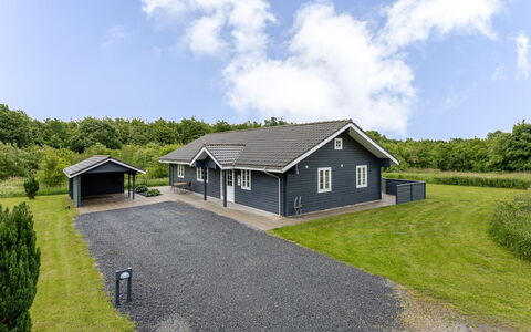Quanna - 30Km from the Sea: Arkitektur, Tag, Hjem, Kompositmateriale, Dagslys, Sidespor, Indkørsel