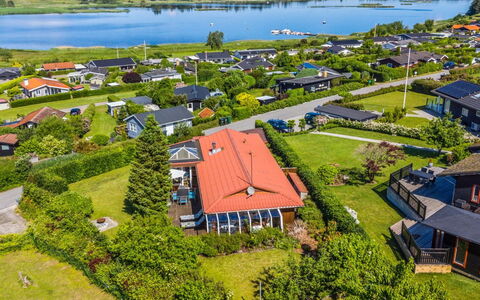 Eleana - 300M to the Fjord: Træ, Tag, Arkitektur, Hjem, Hus, Sommerhus, Sidespor, Hårdttræ, Hældning, Estate